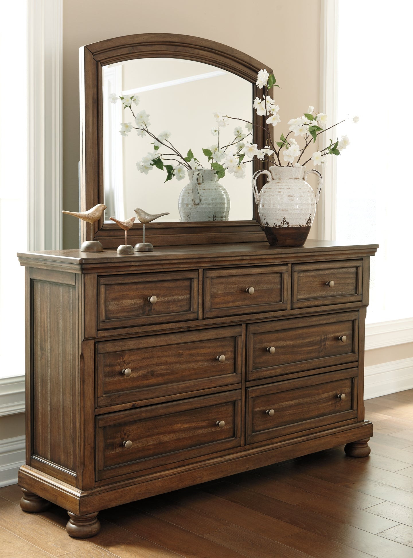 Flynnter Sleigh Bed With 2 Storage Drawers With Mirrored Dresser