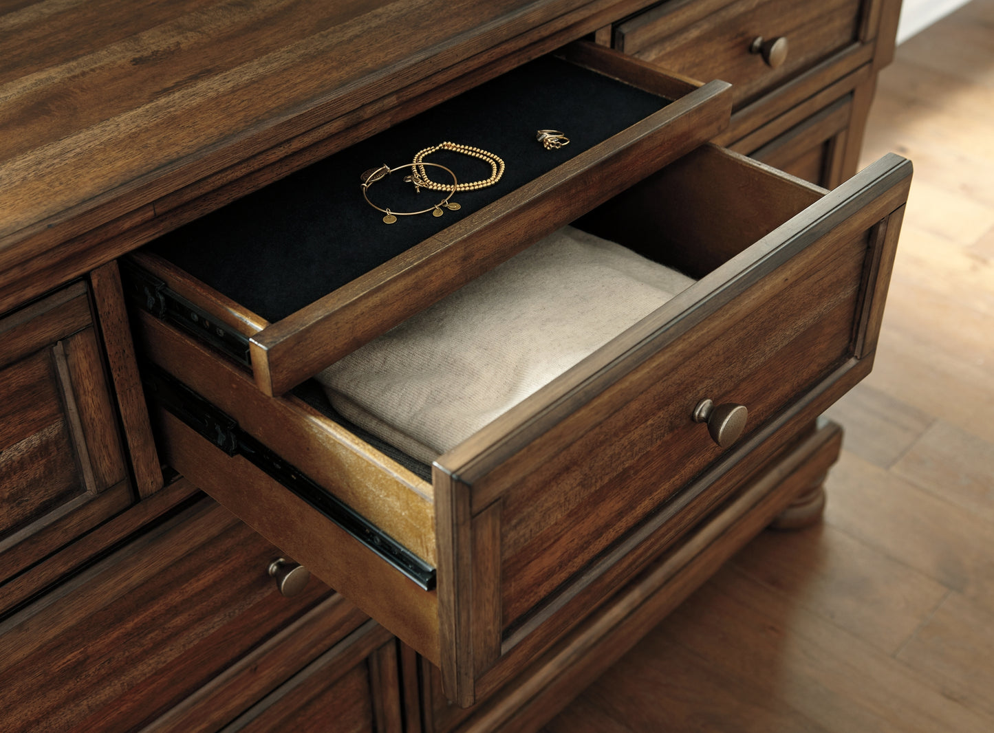 Flynnter Sleigh Bed With 2 Storage Drawers With Mirrored Dresser