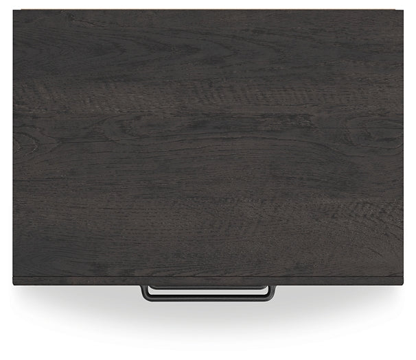 Hollivern Queen Panel Bed, Dresser, Mirror and Nightstand