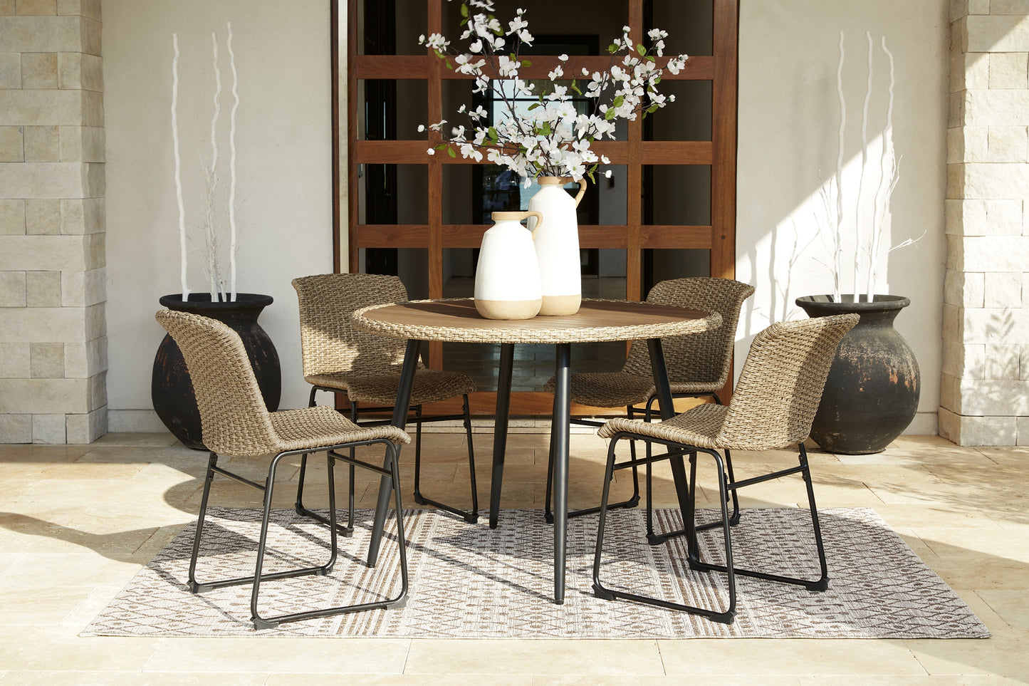 Amaris Outdoor Dining Table and 4 Chairs